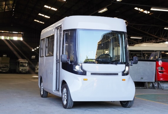 4-wheel electric minibus 