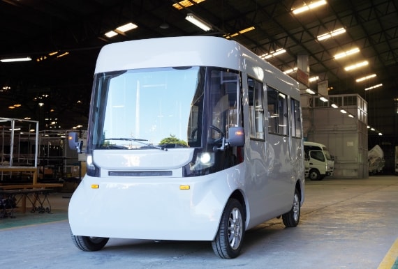 4-wheel electric minibus 